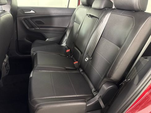 Used 2020 Volkswagen Tiguan SEL FWD image 13