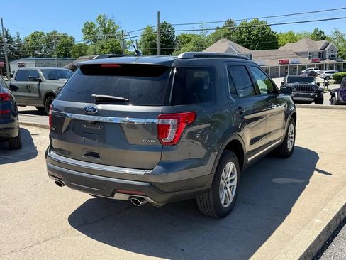 Used 2018 Ford Explorer XLT w/ Equipment Group 202A AWD/4WD image 6