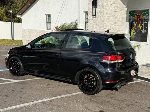 Used 2011 Volkswagen Golf 2-Door image 11