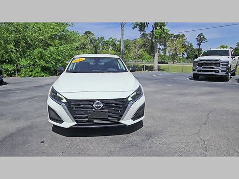 Used 2025 Nissan Altima 2.5 SV image 38