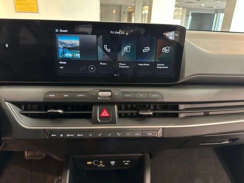 Used 2025 Kia K4 LXS image 17