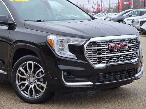 Used 2024 GMC Terrain Denali w/ Denali Premium Package image 2