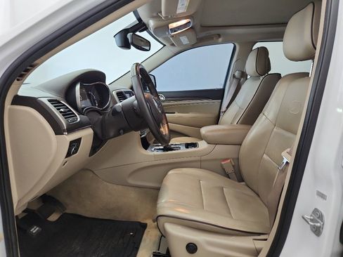 Used 2018 Jeep Grand Cherokee Overland image 6