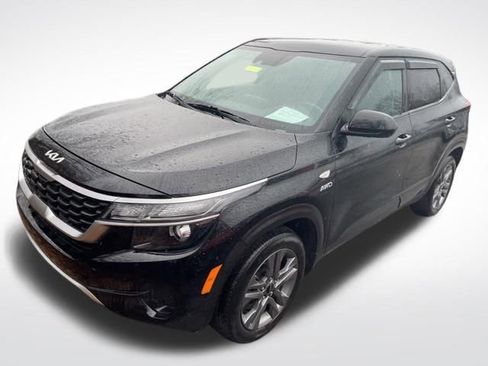 Certified 2022 Kia Seltos LX image 10