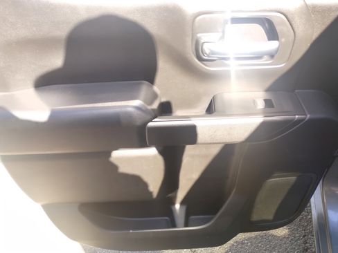 Used 2021 Chevrolet Silverado 1500 LT image 16