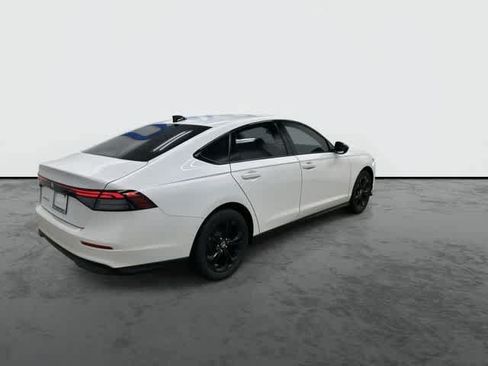 Certified 2025 Honda Accord SE image 4