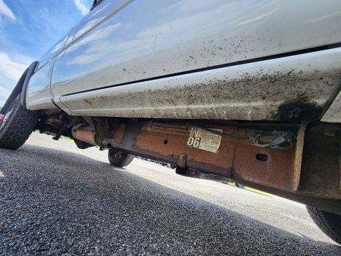 Used 2002 Chevrolet Silverado 2500 2WD Regular Cab image 14