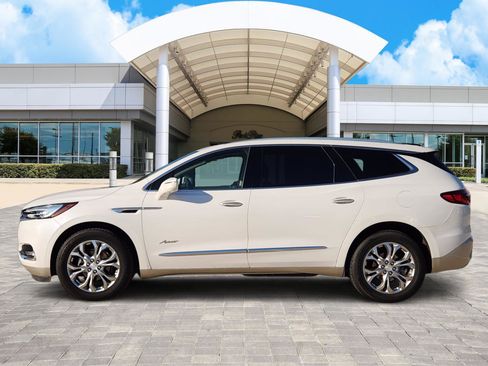 Used 2019 Buick Enclave Avenir w/ Avenir Technology Package image 3