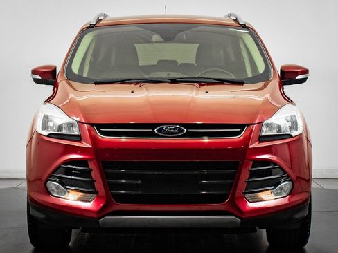 Used 2016 Ford Escape Titanium image 2