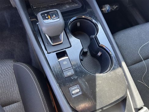 Certified 2024 Nissan Rogue SV image 9