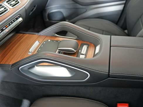 Certified 2025 Mercedes-Benz GLS 450 4MATIC w/ AMG Line Exterior image 26