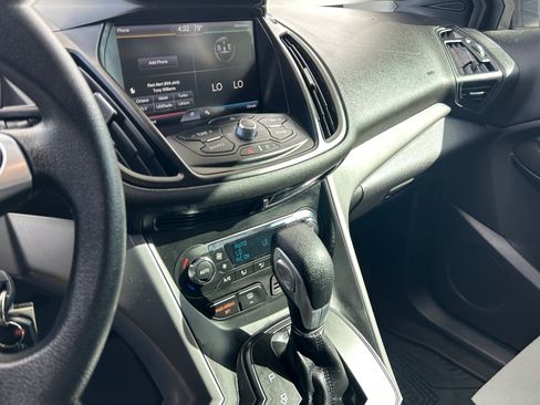 Used 2015 Ford Escape SE w/ Equipment Group 201A FWD image 12