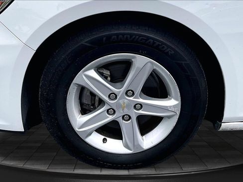 Used 2023 Chevrolet Malibu LS FWD image 35