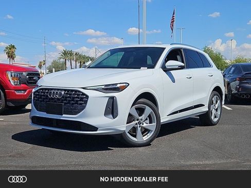 Used 2025 Audi Q5 Premium Plus AWD/4WD image 1