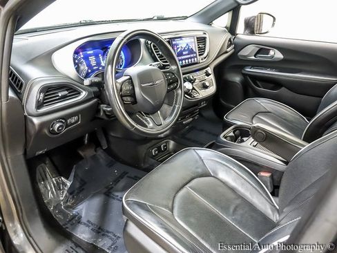 Used 2020 Chrysler Pacifica Limited w/ Advanced Safetytec Group image 10