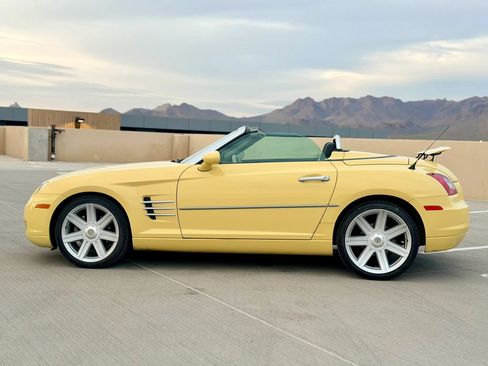 Used 2005 Chrysler Crossfire Limited RWD image 11