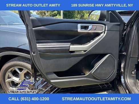 Used 2022 Ford Explorer XLT image 35