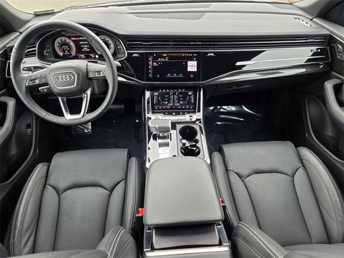 Certified 2024 Audi Q8 Prestige image 12