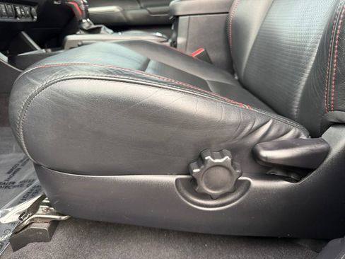 Used 2018 Toyota Tacoma TRD Pro AWD/4WD image 10
