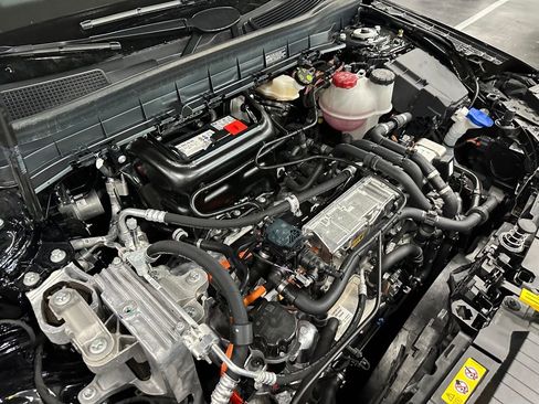 Used 2023 Mercedes-Benz EQB 250+ image 32