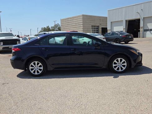 Used 2025 Toyota Corolla LE FWD image 9