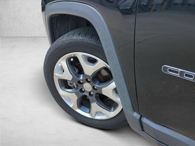 Used 2018 Jeep Compass Limited w/ Navigation Group AWD/4WD image 10