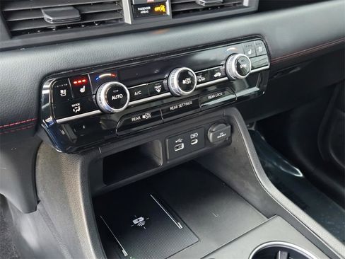 Used 2025 Honda Pilot Black Edition image 22