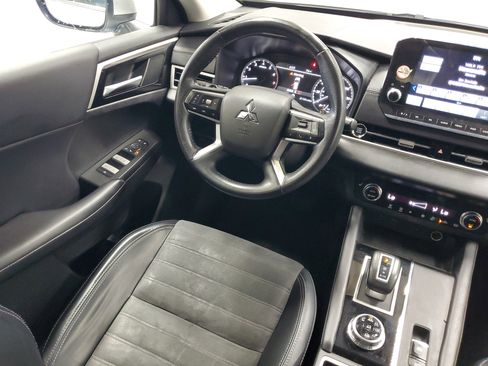 Used 2024 Mitsubishi Outlander SE AWD/4WD image 15