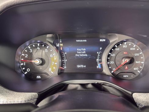 Used 2025 Jeep Compass Latitude image 36