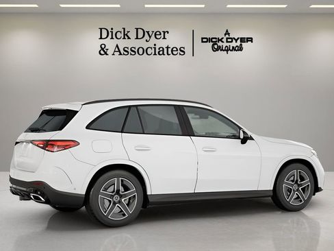 Used 2025 Mercedes-Benz GLC 300 image 6