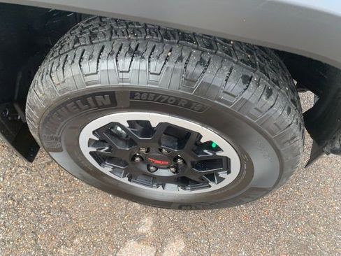 Used 2025 Toyota 4Runner 4WD image 9