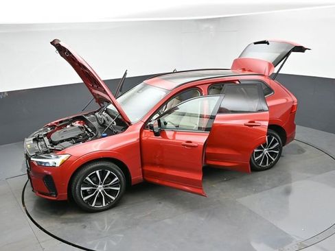 Used 2024 Volvo XC60 B5 Plus w/ Protection Package Premier AWD/4WD image 52