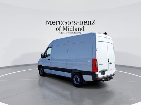 Used 2025 Mercedes-Benz Sprinter 2500 image 6