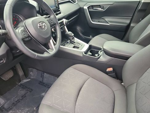Used 2019 Toyota RAV4 XLE AWD/4WD image 12