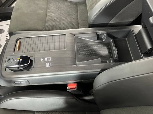 Used 2023 Nissan Ariya FWD image 31