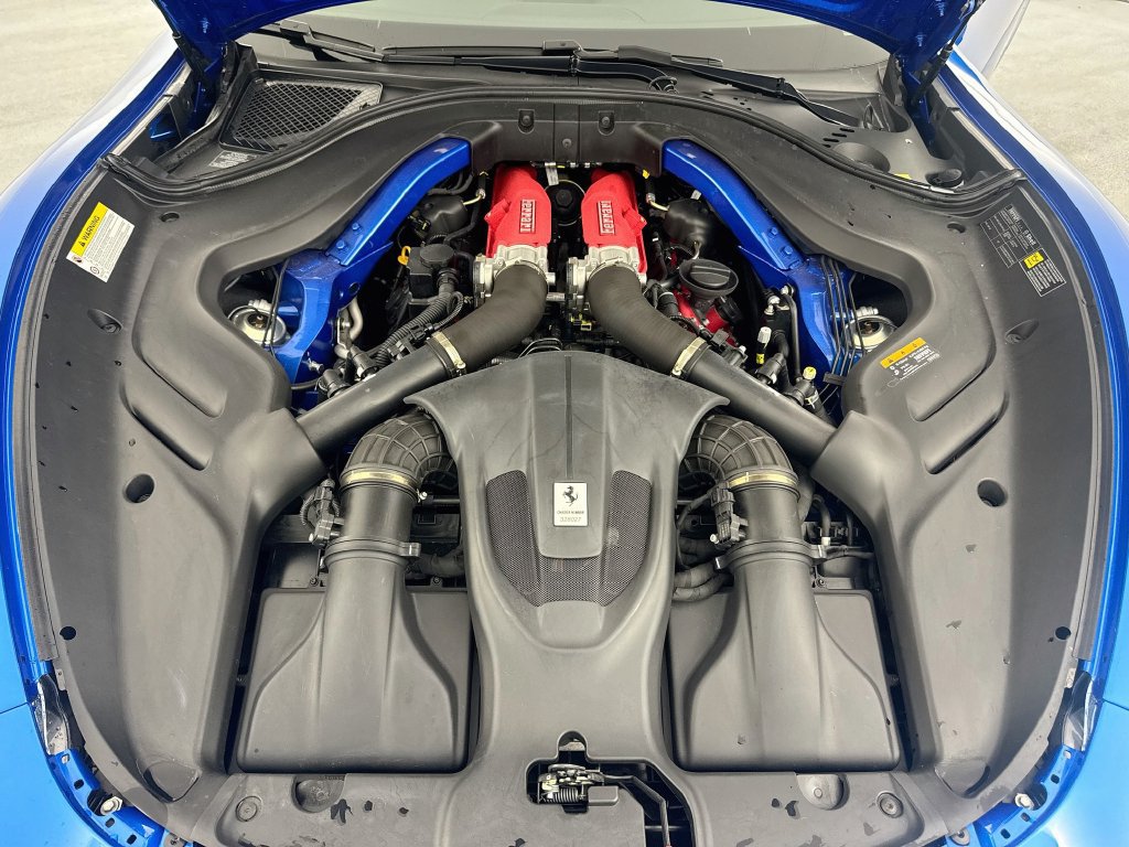 Used 2026 Ferrari Roma Spider RWD image 31