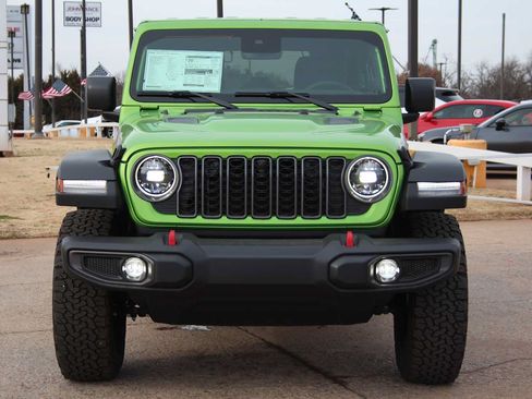 Used 2025 Jeep Wrangler Unlimited Rubicon w/ Safety Group AWD/4WD image 3
