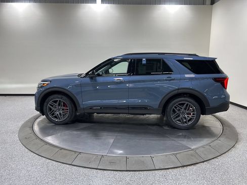 New 2026 Ford Explorer ST-Line w/ ST-Line Street Pack AWD/4WD image 9