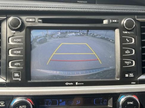 Used 2015 Toyota Highlander Limited Platinum AWD/4WD image 35