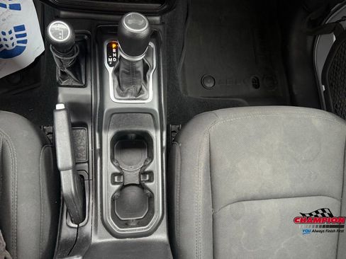 Used 2022 Jeep Wrangler Unlimited Sport image 26