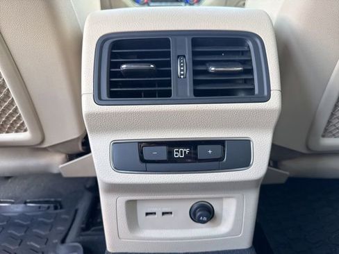 Used 2025 Audi Q5 2.0T Premium w/ Convenience Plus Package AWD/4WD image 13