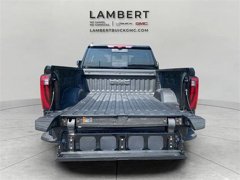 New 2026 GMC Sierra 2500 Denali w/ Denali Reserve Package image 9