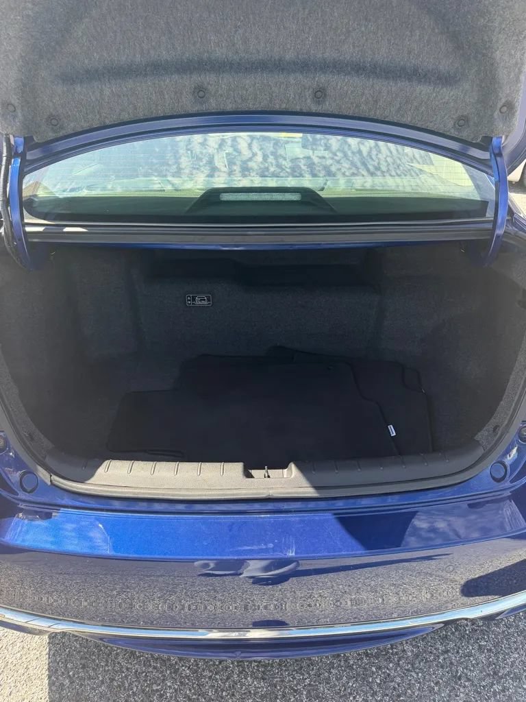 Used 2017 Honda Accord Touring image 8