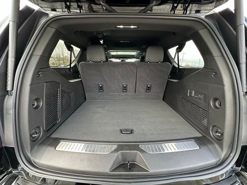 Used 2025 GMC Yukon XL Denali w/ Sun & Power Step Package image 19