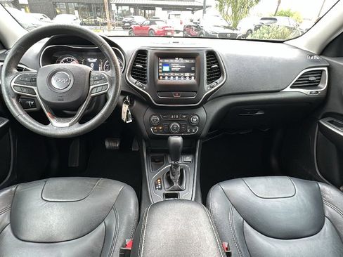 Used 2019 Jeep Cherokee Latitude w/ Popular Appearance Group image 27