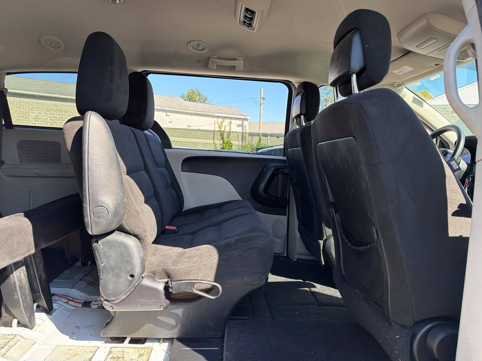 Used 2017 Dodge Grand Caravan SE w/ Power Window Group FWD image 16