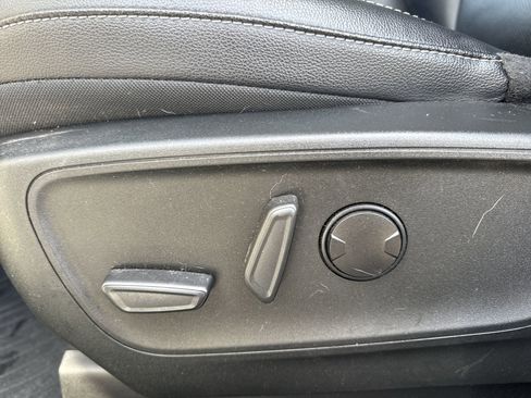 Used 2022 Ford Escape SEL image 12