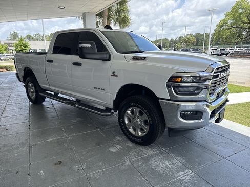 Used 2025 RAM 2500 Big Horn AWD/4WD image 2