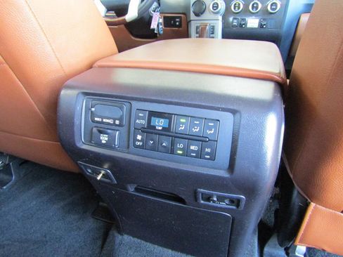 Used 2017 Toyota Sequoia Platinum RWD image 17