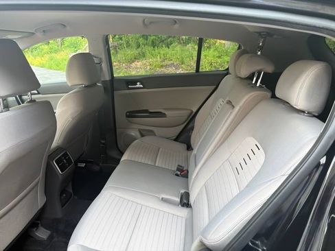 Used 2018 Kia Sportage LX AWD/4WD image 18